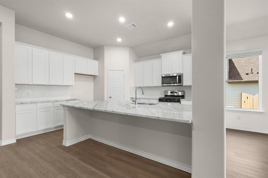 Furnished interior view inside a new home in Rocky Creek Crossing, Fort Worth (Image 7).