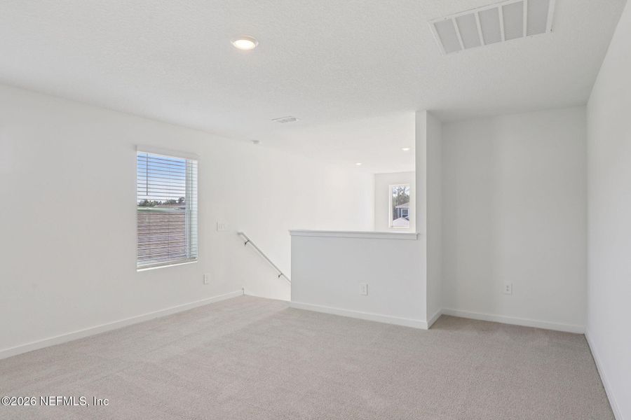 Spacious, unfurnished interior of a new home in Kings Preserve, Jacksonville (Image 13).