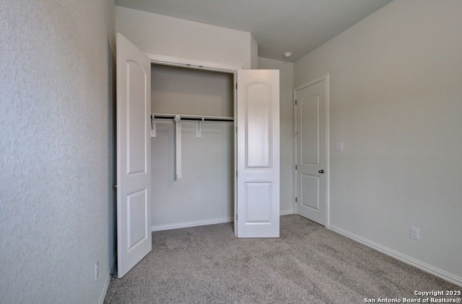 Spacious, unfurnished interior of a new home in Piedmont, San Antonio (Image 28).