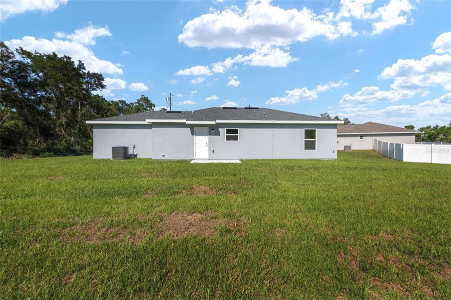 Exterior details and patio area of a home in , Ocala (Image 21).
