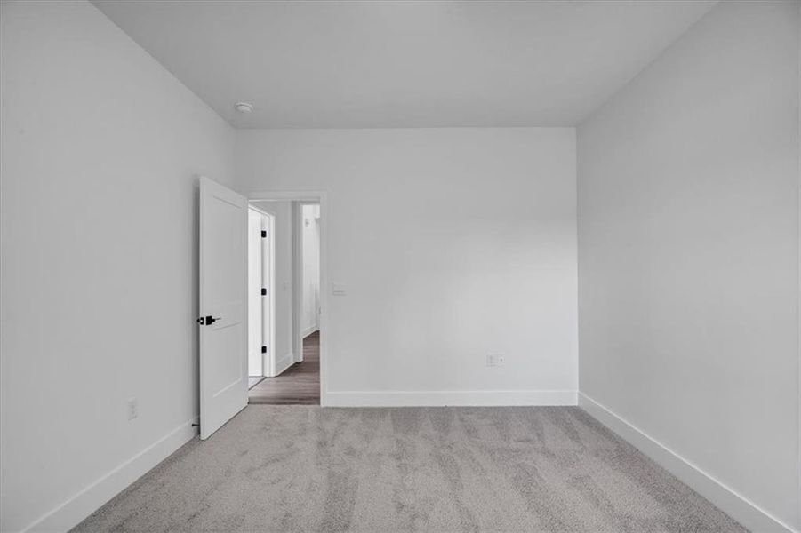 Spacious, unfurnished interior of a new home in Tuscany Hills, Douglasville (Image 23). Spacious, unfurnished interior of a new home in Tuscany Hills, Douglasville (Image 23).
