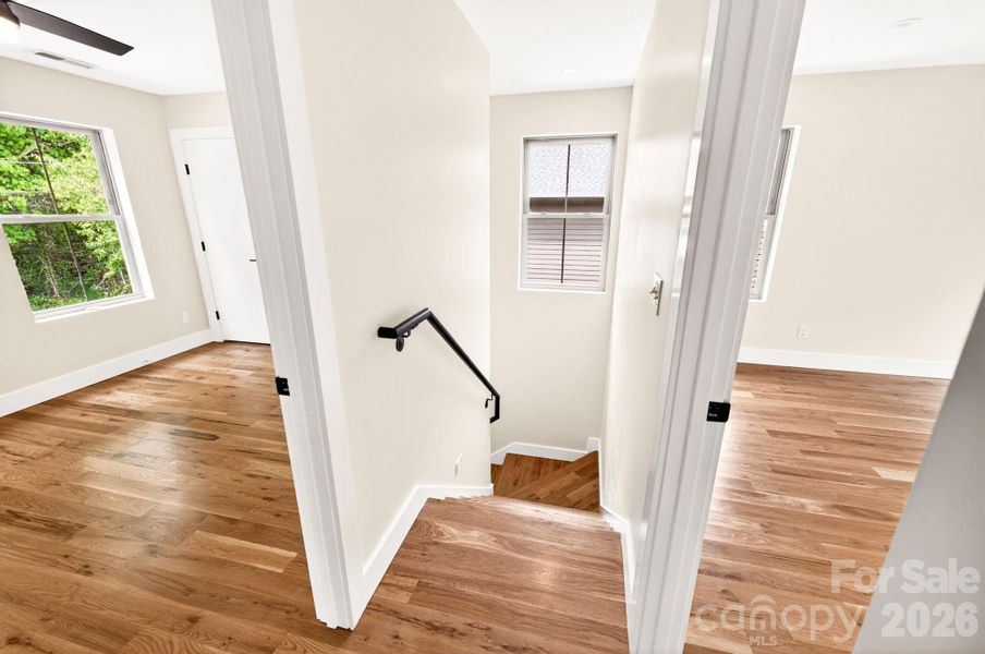 Spacious, unfurnished interior of a new home in , Asheville (Image 34).