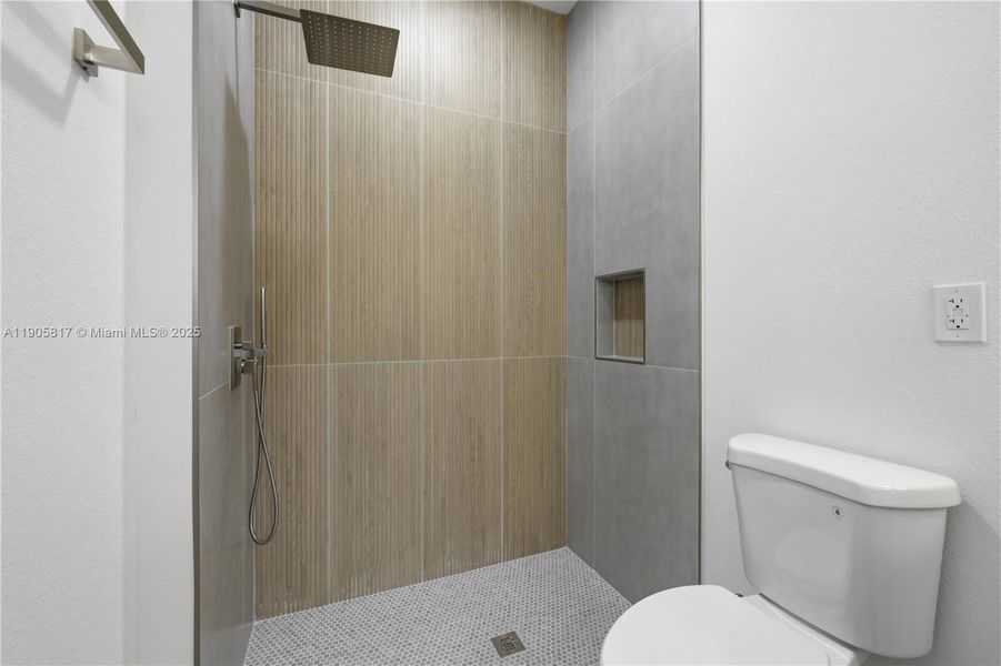 Furnished interior view inside a new home in , Port Charlotte (Image 13).