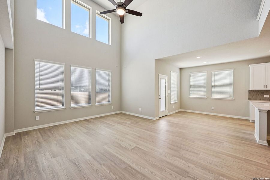 Spacious, unfurnished interior of a new home in Fox Falls, Boerne (Image 43).