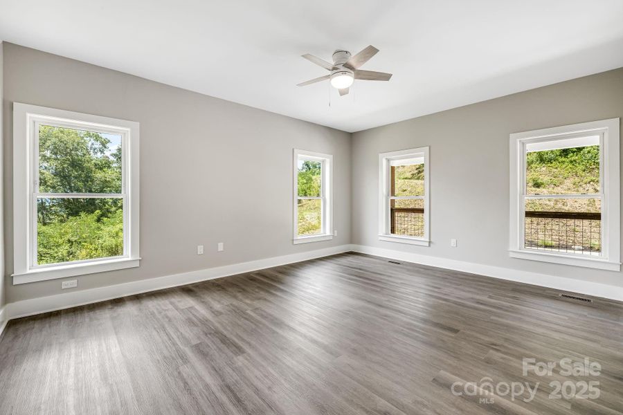 Spacious, unfurnished interior of a new home in , Asheville (Image 30).