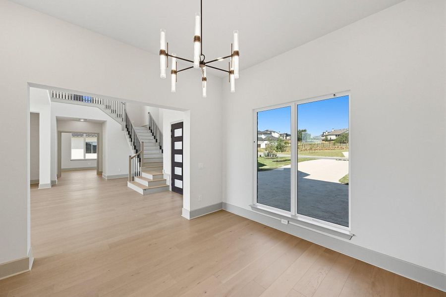 Spacious, unfurnished interior of a new home in Rough Hollow, Austin (Image 29). Spacious, unfurnished interior of a new home in Rough Hollow, Austin (Image 29).