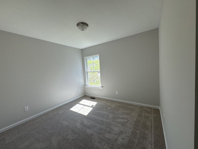 Spacious, unfurnished interior of a new home in Forrest Bluff, North Augusta (Image 11).