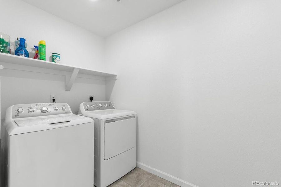 Image 22 of a home in The Aurora Highlands Town Collection. Image 22 of a home in The Aurora Highlands Town Collection.