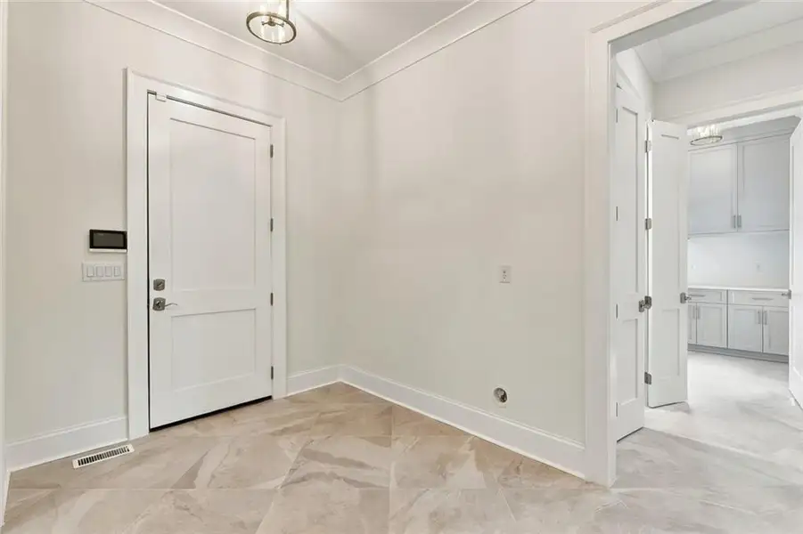Spacious, unfurnished interior of a new home in , Sandy Springs (Image 68).