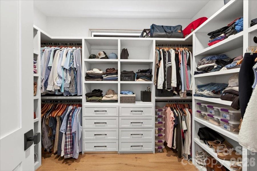 Owners' Walk-in Closet Owners' Walk-in Closet