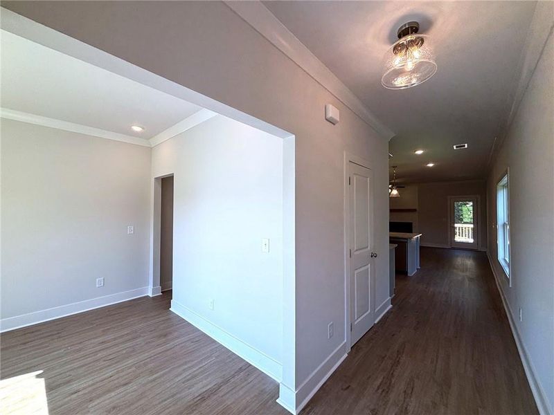 Spacious, unfurnished interior of a new home in , Gainesville (Image 7).
