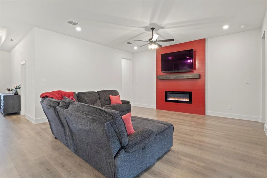Furnished interior view inside a new home in , Saginaw (Image 11).