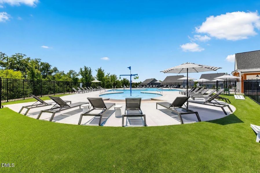 Silverstone Community Amenity Pool (12)