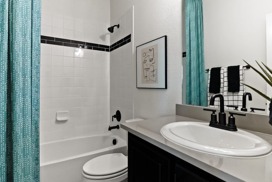 Furnished interior view inside a new home in Meadow Run, Melissa (Image 25).