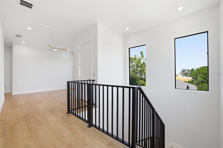 Spacious, unfurnished interior of a new home in , St. Petersburg (Image 43).