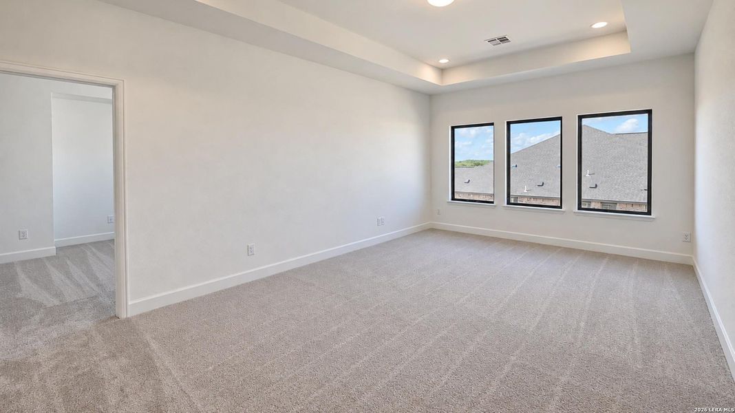 Spacious, unfurnished interior of a new home in Mayfair, New Braunfels (Image 27).