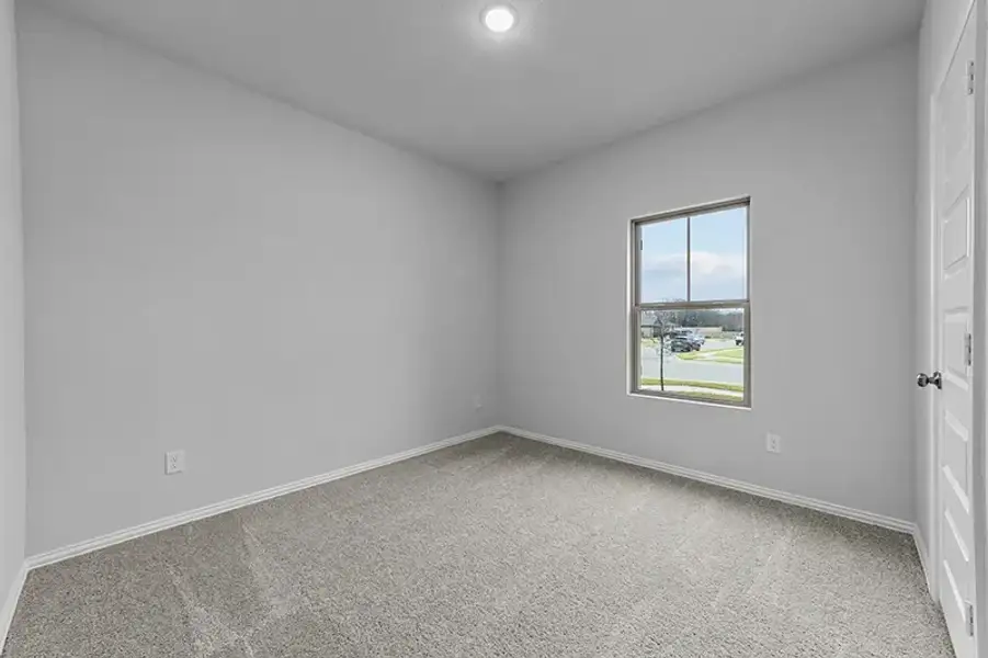 Spacious, unfurnished interior of a new home in Rolling Ridge, Van Alstyne (Image 17).