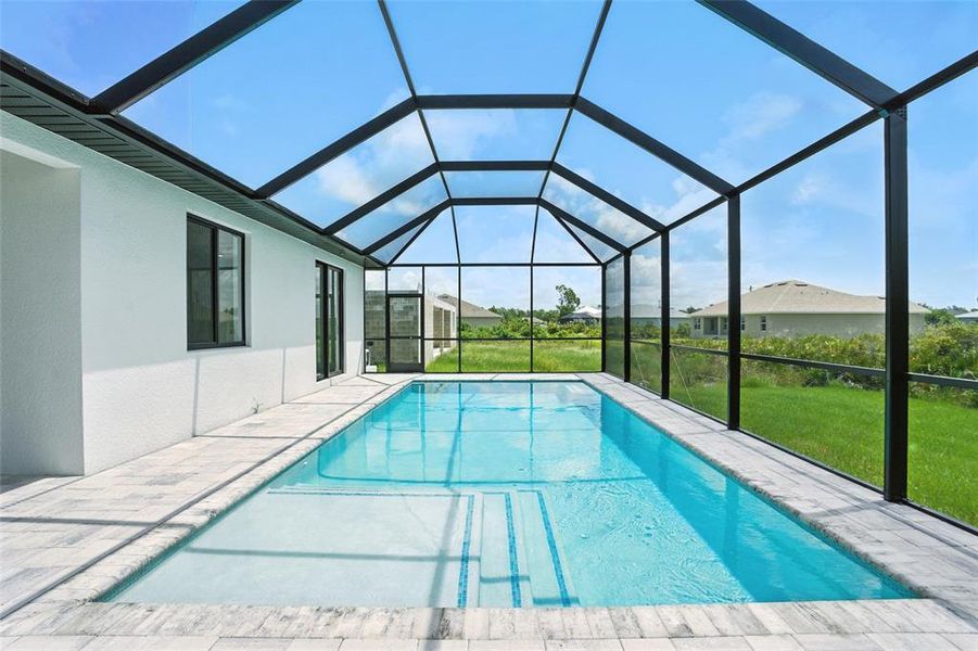 Exterior details and patio area of a home in , Port Charlotte (Image 3).