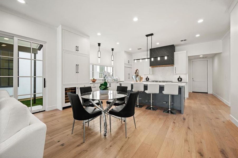 Breakfast nook/kitchen Breakfast nook/kitchen