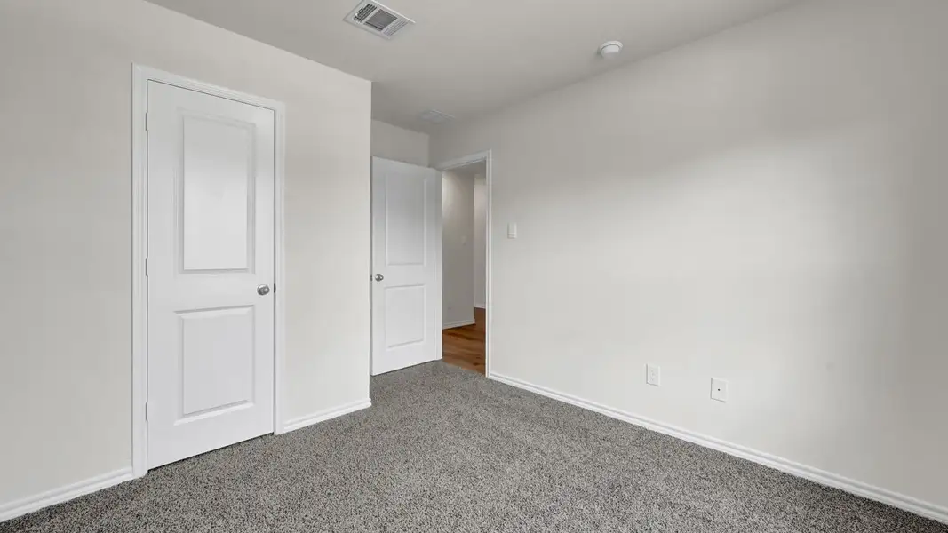 Spacious, unfurnished interior of a new home in Riverfield, Josephine (Image 17).