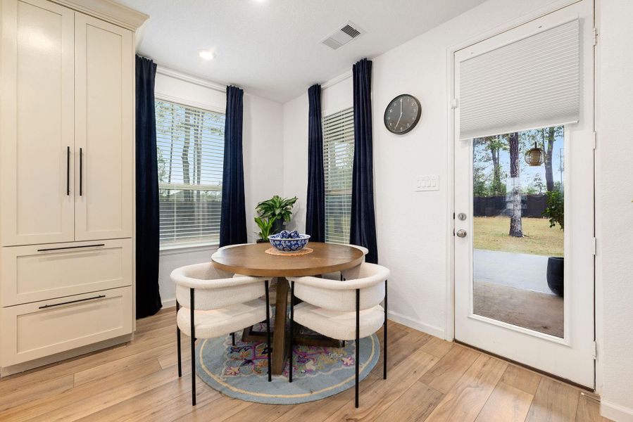 Furnished interior view inside a new home in ARTAVIA: Fairway Collection, Conroe (Image 36).