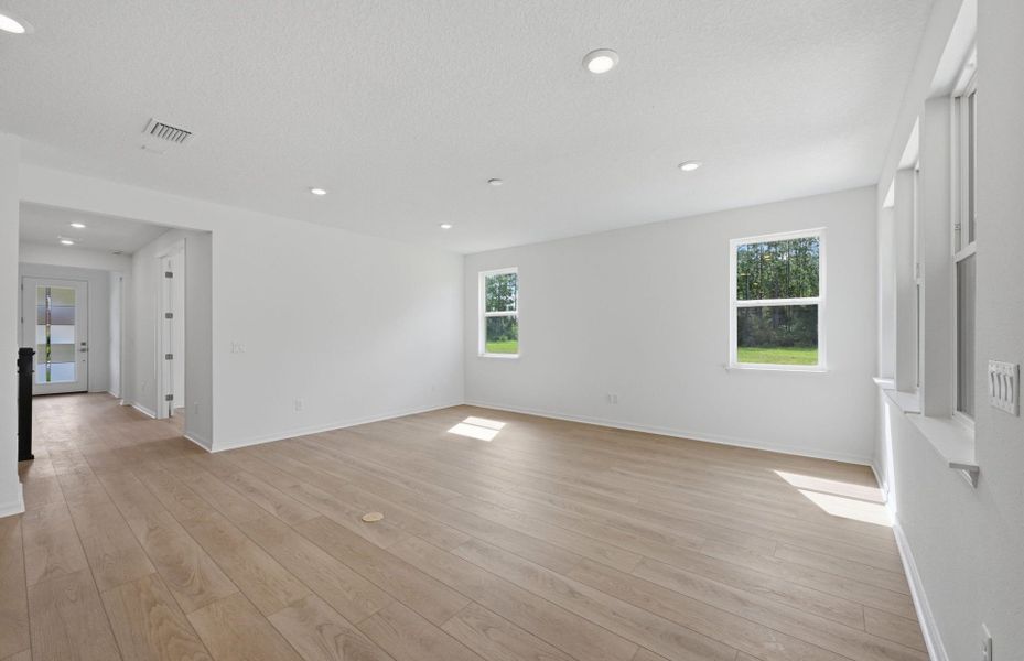 Spacious, unfurnished interior of a new home in Fiddler's Cove, Kingsland (Image 18).