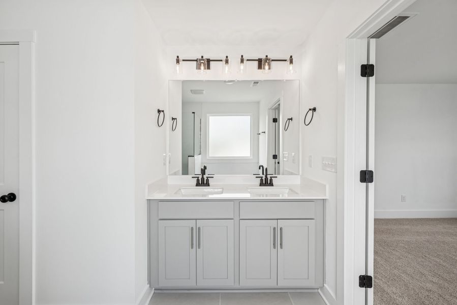 Owner's Bathroom Owner's Bathroom