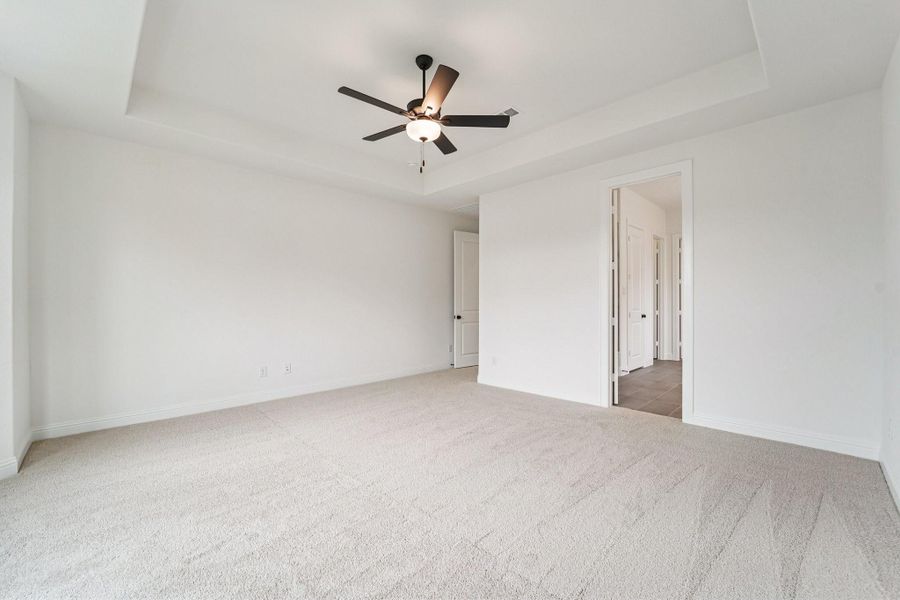 Spacious, unfurnished interior of a new home in Sienna 65', Missouri City (Image 19).
