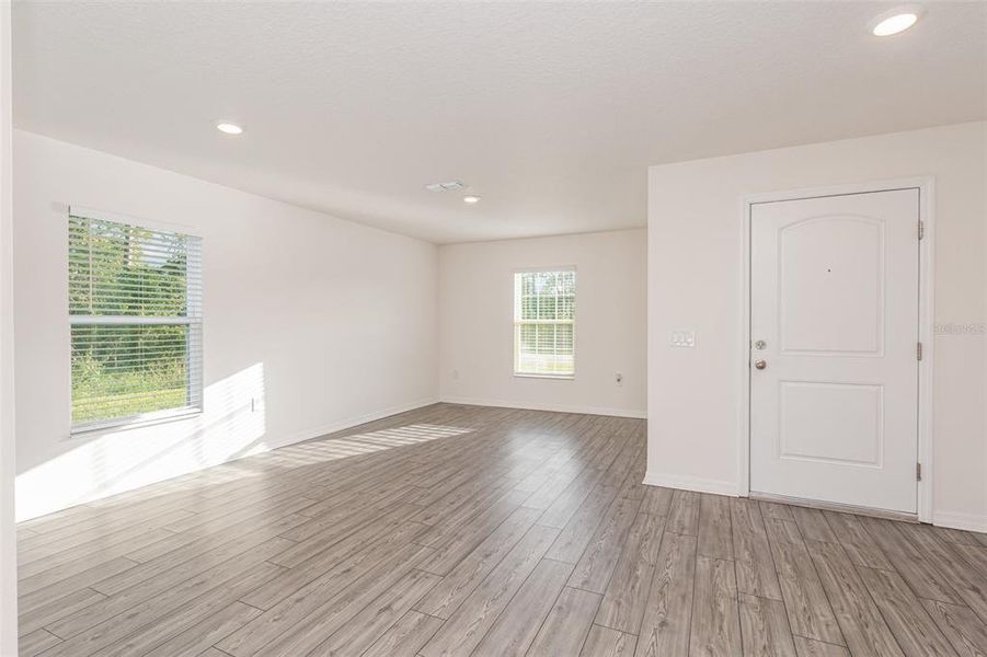 Spacious, unfurnished interior of a new home in , Palm Bay (Image 15).