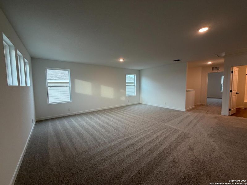 Spacious, unfurnished interior of a new home in The Preserve at the Wilder, Adkins (Image 19).