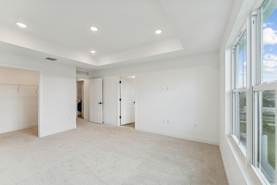 Spacious, unfurnished interior of a new home in , Stuart (Image 28).