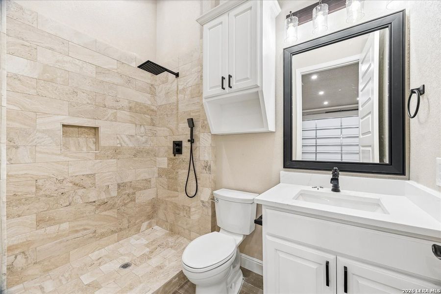 Furnished interior view inside a new home in , La Vernia (Image 14).