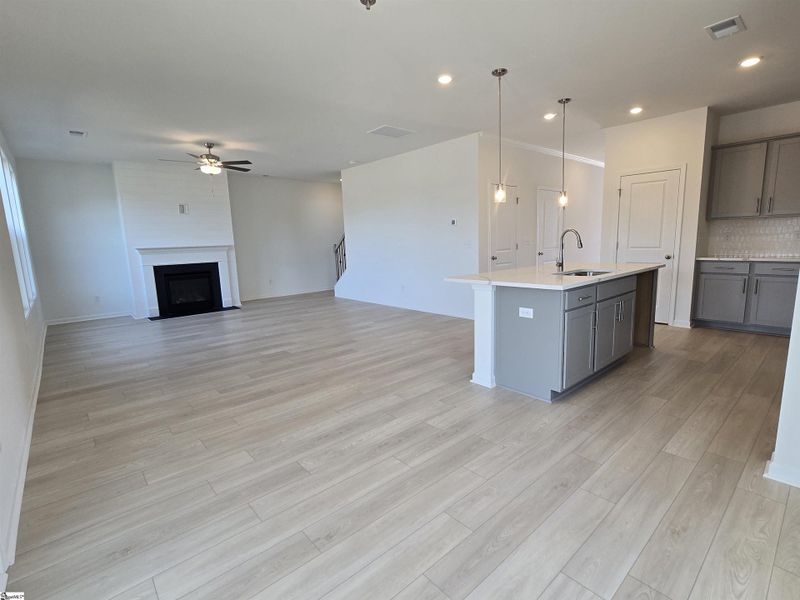 Spacious, unfurnished interior of a new home in Shiloh Trail, Wellford (Image 17).
