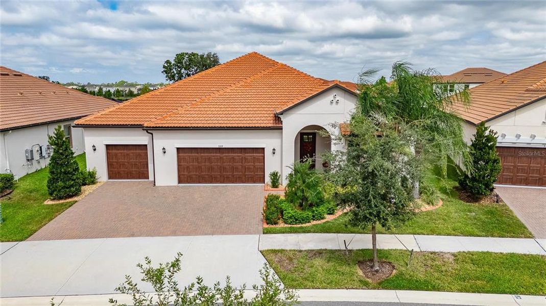 Image 85 of a home in Southshore Bay: The Grand Estates.
