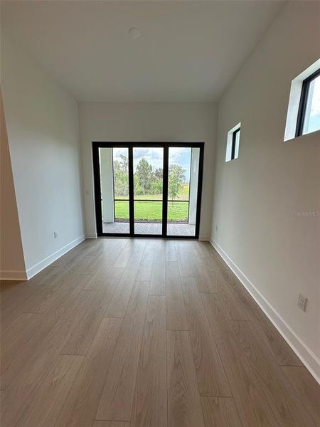 Spacious, unfurnished interior of a new home in Lakespur Wellen Park, Venice (Image 22).