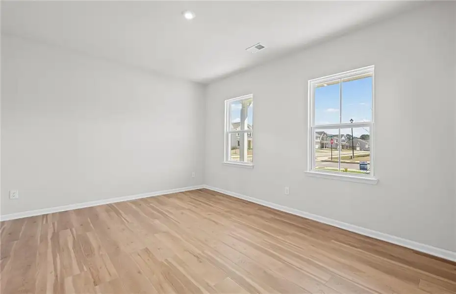 Spacious, unfurnished interior of a new home in Anderson Point, McDonough (Image 27).