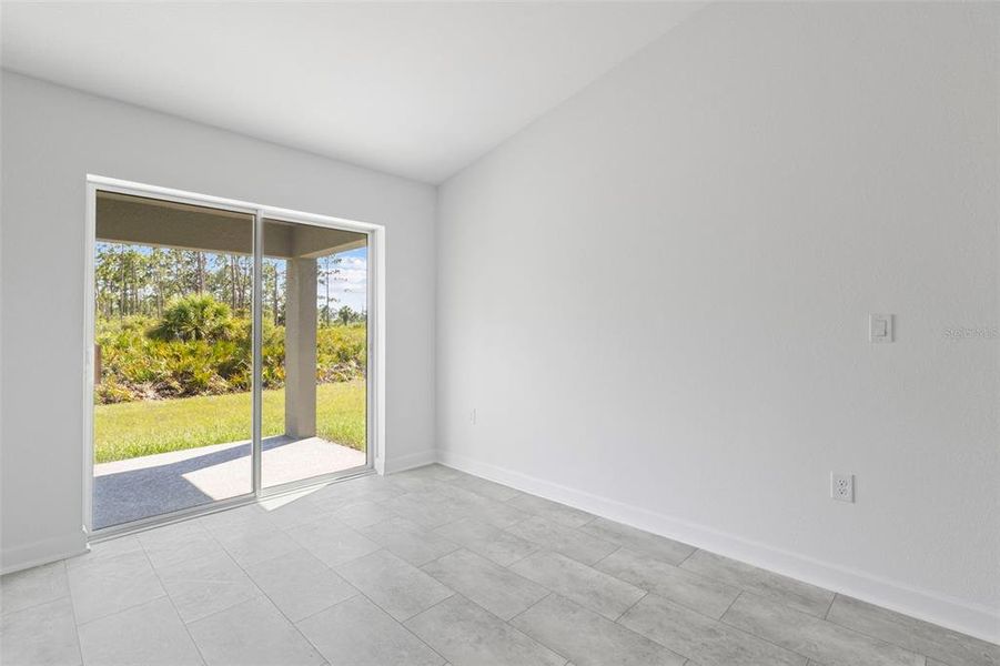 Spacious, unfurnished interior of a new home in , Port Charlotte (Image 14).