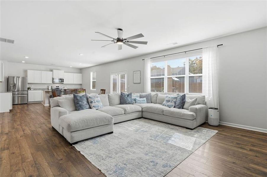 Furnished interior view inside a new home in , Dallas (Image 34).
