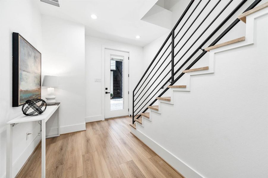 Spacious, unfurnished interior of a new home in , Houston (Image 22).