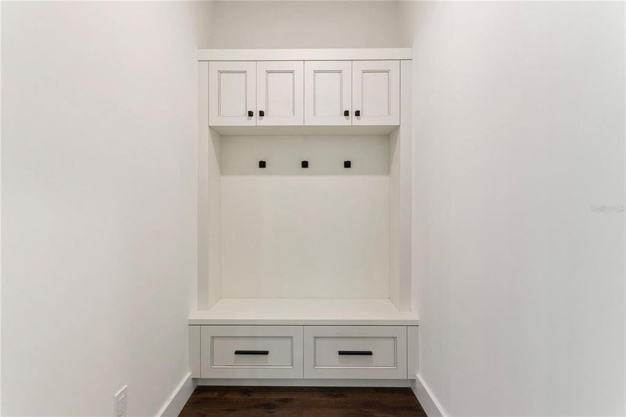 Spacious, unfurnished interior of a new home in , Tampa (Image 28).