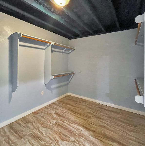 walk-in closet