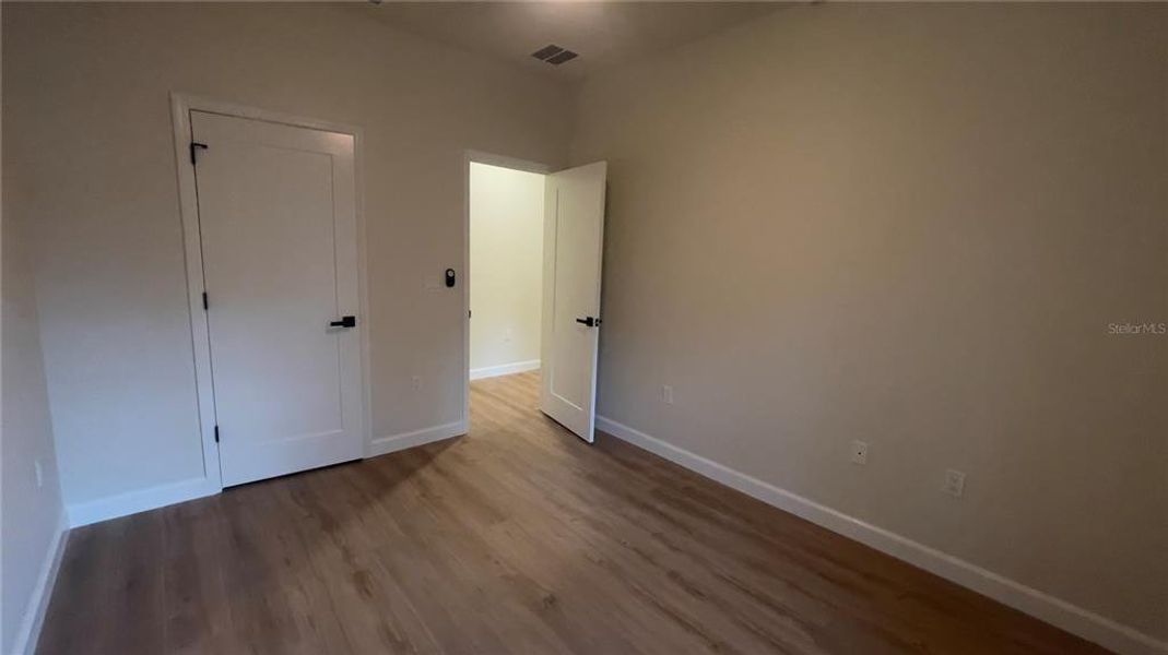 Spacious, unfurnished interior of a new home in , Chiefland (Image 27).