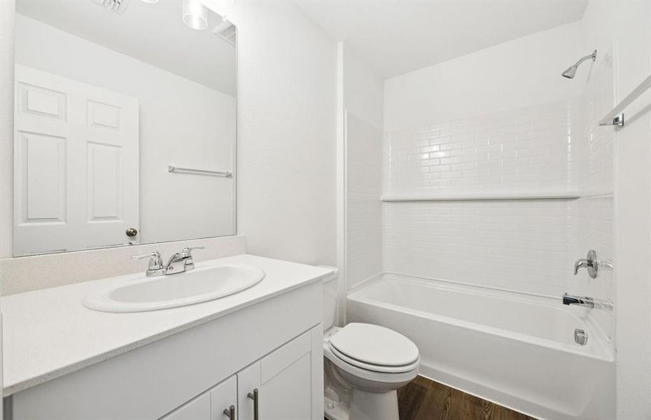 Spacious secondary bathroom