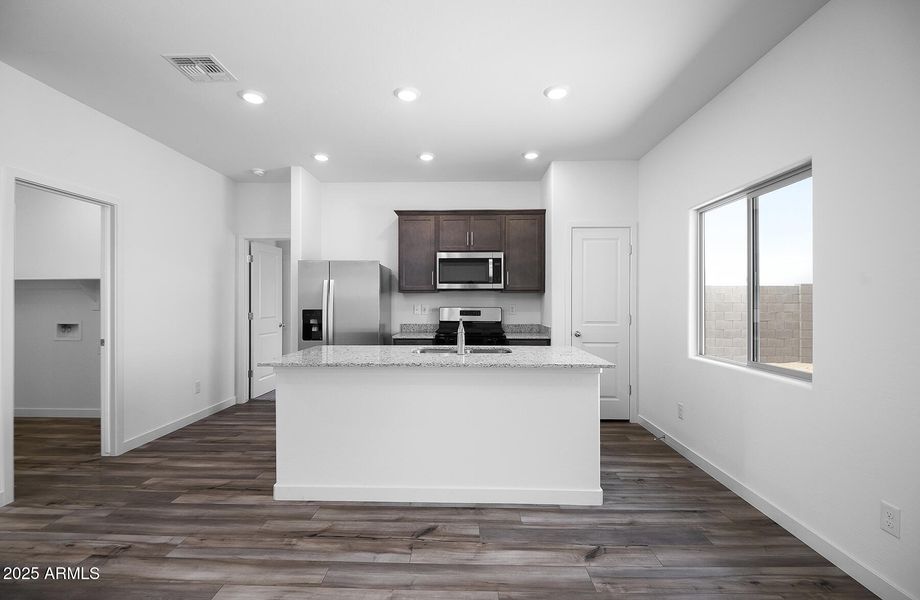 Southwest_Amado_A_L_004