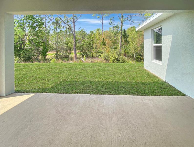 Exterior details and patio area of a home in , St. Cloud (Image 3).