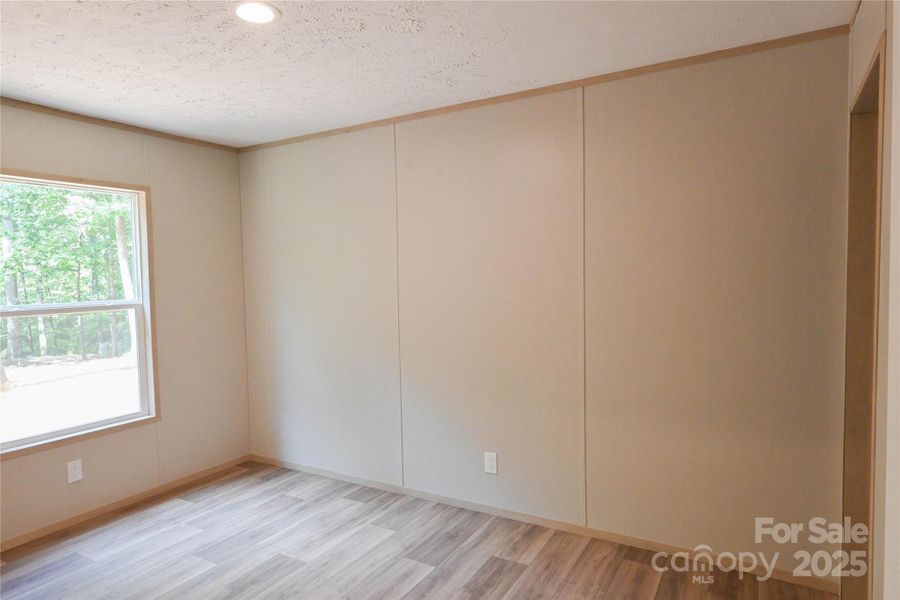 Spacious, unfurnished interior of a new home in , Clover (Image 14).