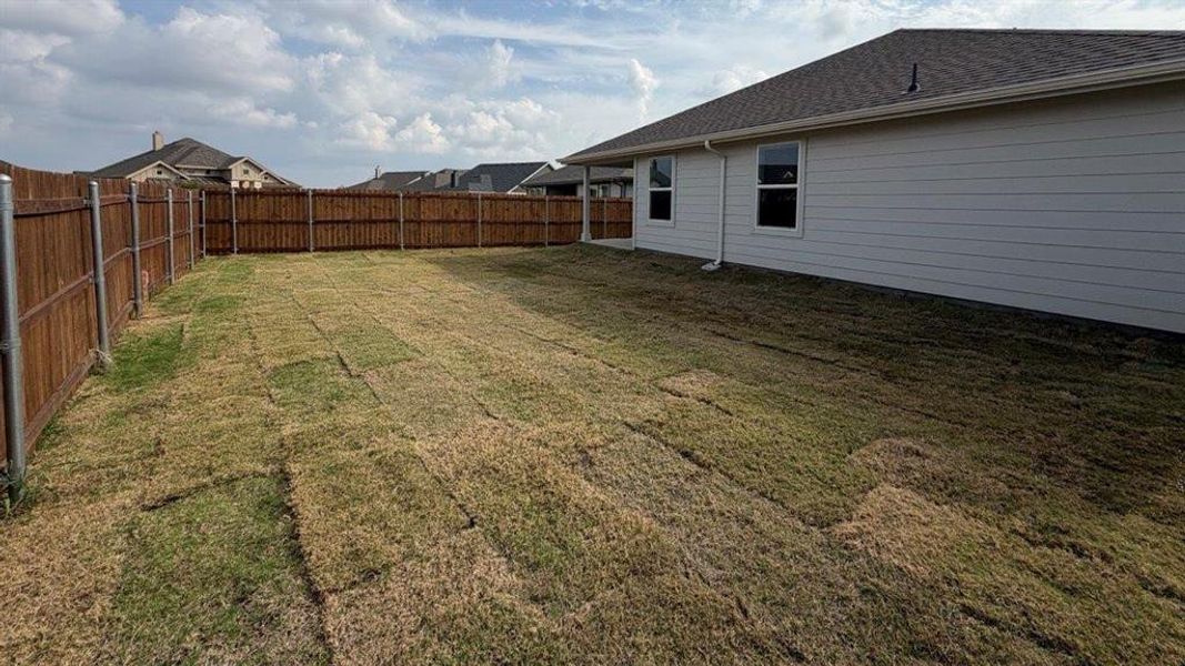 Exterior details and patio area of a home in Shannon Creek, Burleson (Image 3).