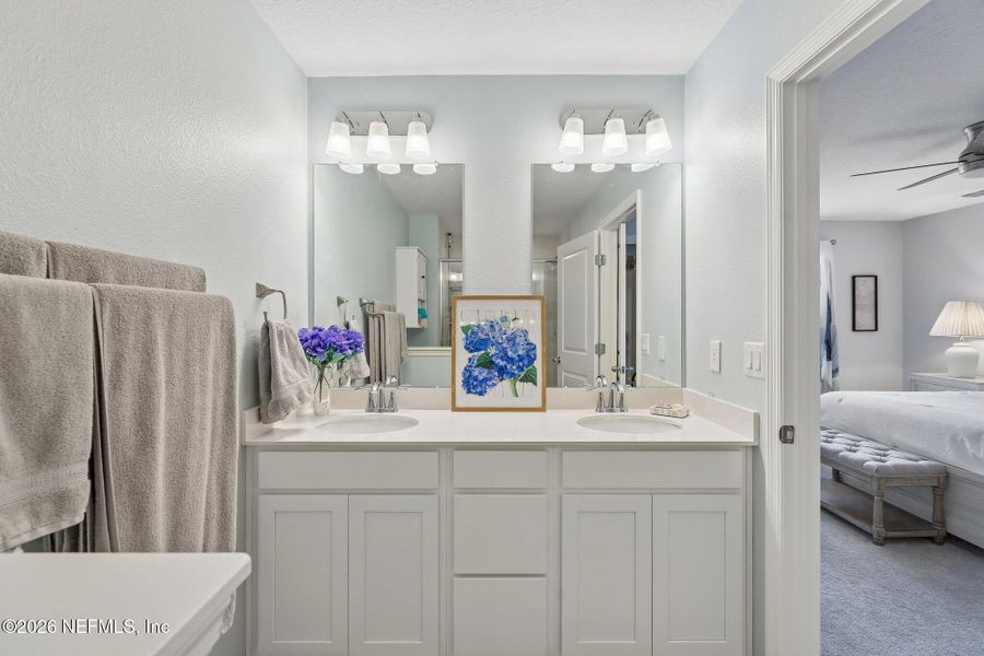 Furnished interior view inside a new home in , Middleburg (Image 18).