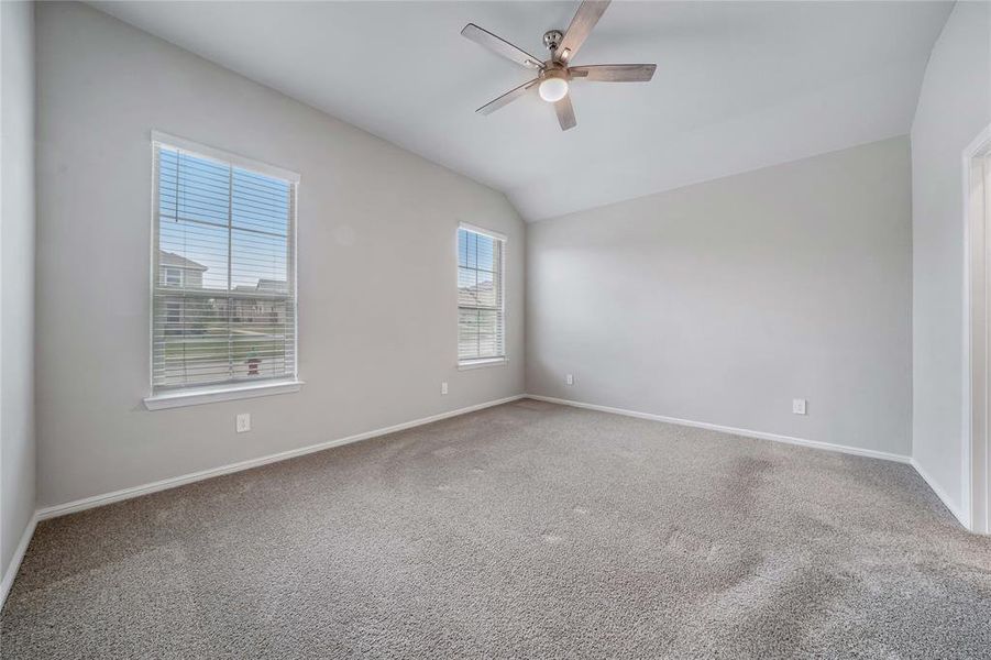 Spacious, unfurnished interior of a new home in Heritage Village, Haltom City (Image 17).
