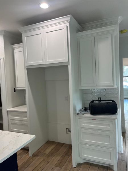 Furnished interior view inside a new home in , Conroe (Image 6).